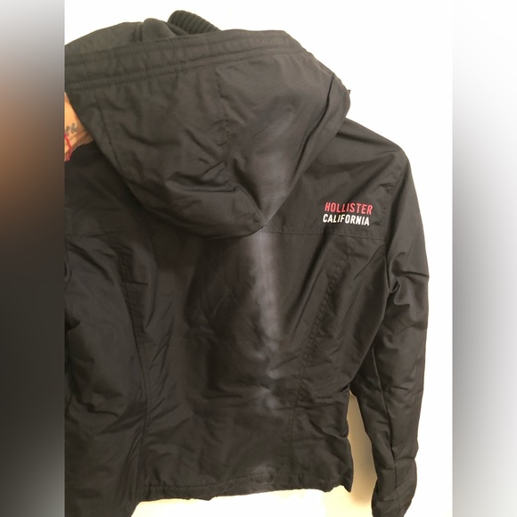 Hollister all weather jacket. - Picture 2 of 4